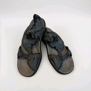 Keen Maupin Sandals Mens 10 Black Gray Outdoor Strappy Hiking Gorpocore